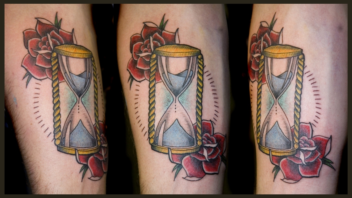 hourglass and rose traditional tattoo hourglass and roses old skool tattoo